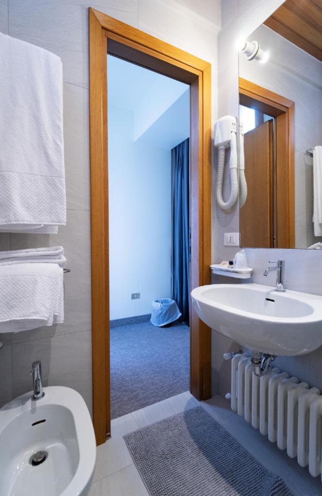 Albergo Sorriso Boario Terme エクステリア 写真